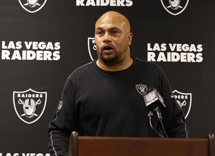 Raiders despiden a su entrenador