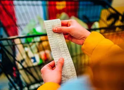 Confianza del consumidor liga 6 meses a la baja en abril