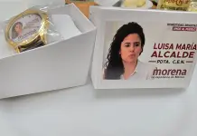 Pol&eacute;mica por relojes con el rostro de Luisa Mar&iacute;a Alcalde: Garc&iacute;a Soto se defiende