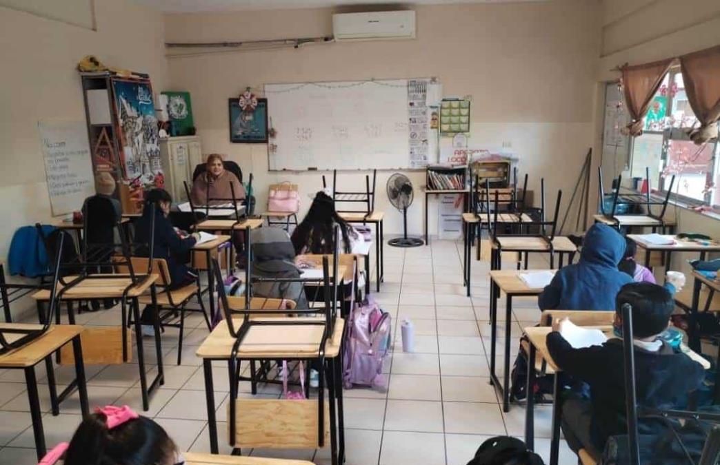 Alrededor del 50% de alumnos de educación básica no asisten a clases por bajas temperaturas