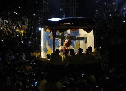 Filipinos adoran al Nazareno Negro