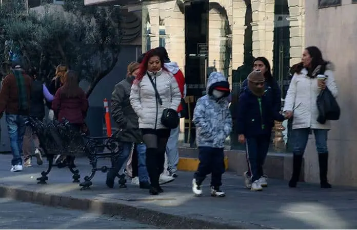 Pronostican lluvias y descenso de temperatura por frente frío número 5