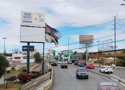 VIDEO | Vientos desprenden espectacular en avenida Muñoz