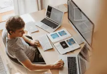 Miles de estudiantes inician ciclo escolar 2025-2026 con apoyo de Lofi Girl Miles de estudiantes inician ciclo escolar 2025-2026 con apoyo de Lofi Girl