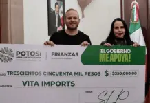 Beneficia Gallardo con 350 mil pesos a due&ntilde;o de tienda en Lomas