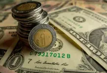 El d&oacute;lar abre a la baja en 20.40 pesos al mayoreo