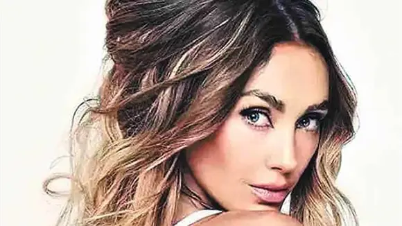 Anahí exhibe mensajes que la llaman anoréxica en redes sociales Anahí exhibe mensajes que la llaman anoréxica en redes sociales