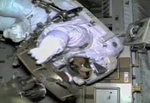 Astronauta de la NASA realiza caminata espacial tras 7 meses en órbita Astronauta de la NASA realiza caminata espacial tras 7 meses en órbita