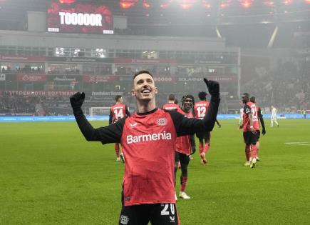 Bayer Leverkusen gana impulso con racha de 10 victorias mientras Dortmund enfrenta problemas