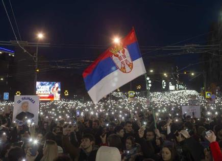 Conductor hiere a joven en protestas en Serbia