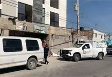 Muere alba&ntilde;il al caer andamio en edificio de Santos Degollado (video)