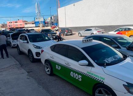 Sólo daños, deja colisión en la Av. Salvador Nava