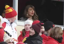 Taylor Swift vuelve al Arrowhead para ver a Travis Kelce y los Chiefs Taylor Swift vuelve al Arrowhead para ver a Travis Kelce y los Chiefs