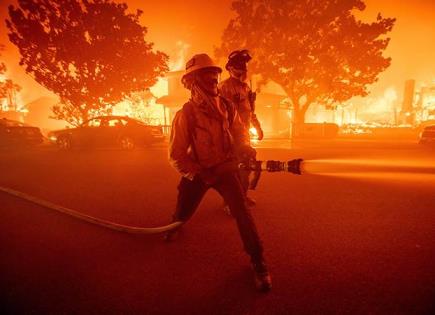 Sigue combate a los incendios