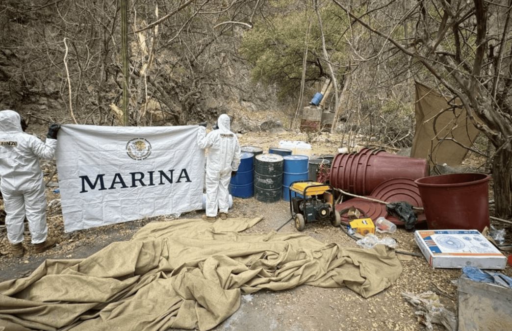 La Semar avisó que los laboratorios y los materiales fueron destruidos en el lugar