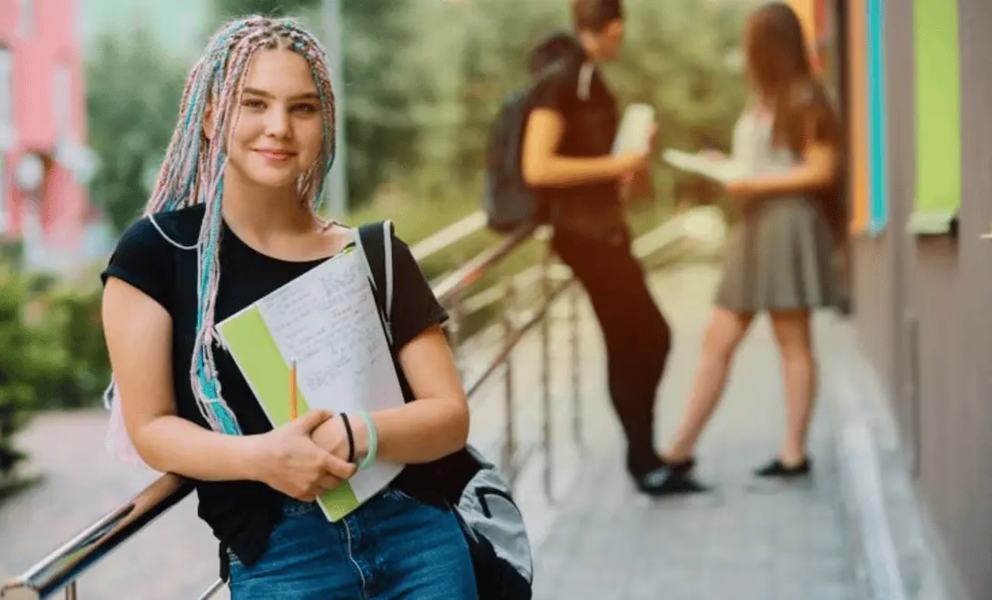 Estudiantes potosinas podrán aplicar a estancias cortas en Canadá
