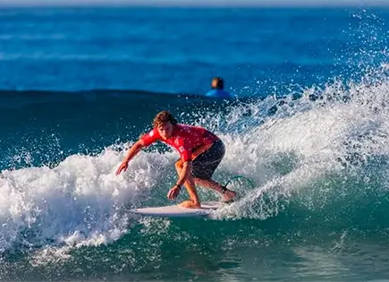 Suspenden a surfista, Alan Cleland, por presunta agresión sexual Suspenden a surfista, Alan Cleland, por presunta agresión sexual