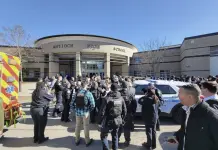 Dos estudiantes heridos por disparos en escuela de Nashville Dos estudiantes heridos por disparos en escuela de Nashville