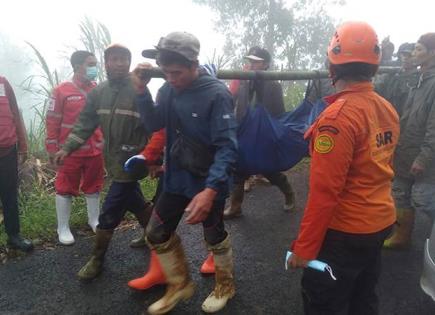 Inundaciones dejan 17 muertos en Indonesia