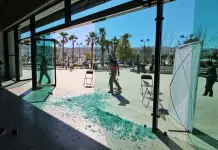 Fotos | Truena puerta de cristal en la Arena tras rueda de prensa