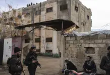 Rebeldes cobran protagonismo en Siria al tiempo que gobernantes buscan crear ejército nacional