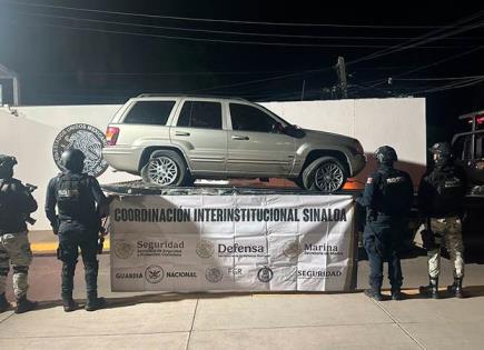 Hallan camioneta con explosivos en Sinaloa