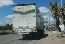 Polic&iacute;a de la capital, no puede con transportistas
