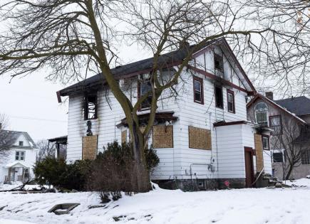 Madre en Michigan acusada de provocar incendio fatal