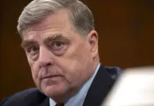 Secretario de Defensa de EEUU retira acreditación y la escolta al general Milley, crítico de Trump Secretario de Defensa de EEUU retira acreditación y la escolta al general Milley, crítico de Trump