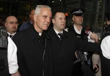 Muere Richard Williamson, obispo católico cuya negación del Holocausto avergonzó a Benedicto XVI Muere Richard Williamson, obispo católico cuya negación del Holocausto avergonzó a Benedicto XVI