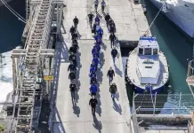 Italia niega asilo a 43 migrantes trasladados a Albania