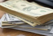 Peso cierra enero con ganancias