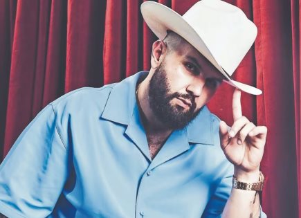 Carín León: Éxito en los Premios Grammy