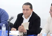 Diputado defiende permiso para sesiones virtuales y rechaza recorte de gasolina