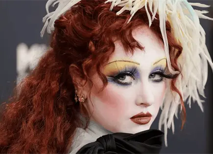 Chappell Roan se defiende, tras pol&eacute;mica con hija de futbolista