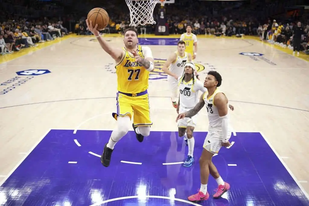 Luka Doncic renueva con los Lakers por tres años y 165 mdd