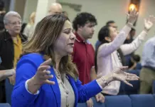 Demandas de Grupos Religiosos contra Política Migratoria en Templos Demandas de Grupos Religiosos contra Política Migratoria en Templos