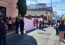 Manifestantes bloquean Mariano Otero y Escontr&iacute;a