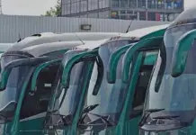 Polémica en Jalisco: Normalistas toman autobuses del INM