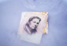 Proyecto Fotográfico en España: Recuperación de Recuerdos Tras Inundaciones