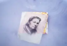 Proyecto Fotográfico en España: Recuperación de Recuerdos Tras Inundaciones