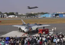 Encuentro histórico de aviones de combate en India