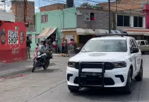 Video | Balacera en Pav&oacute;n deja un muerto y una mujer lesionada