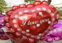 Problemas en el Metro por globo en las v&iacute;as