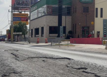 Busca Villa de Pozos apoyo federal para reparar baches de la 57