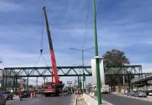 Operativo vial por colocaci&oacute;n de puente peatonal en carretera a Rioverde