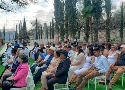 Parejas legalizan su unión el Día de San Valentín