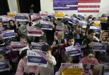 Pakist&aacute;n quiere expulsar a todos los refugiados afganos del pa&iacute;s, dice la embajada afgana