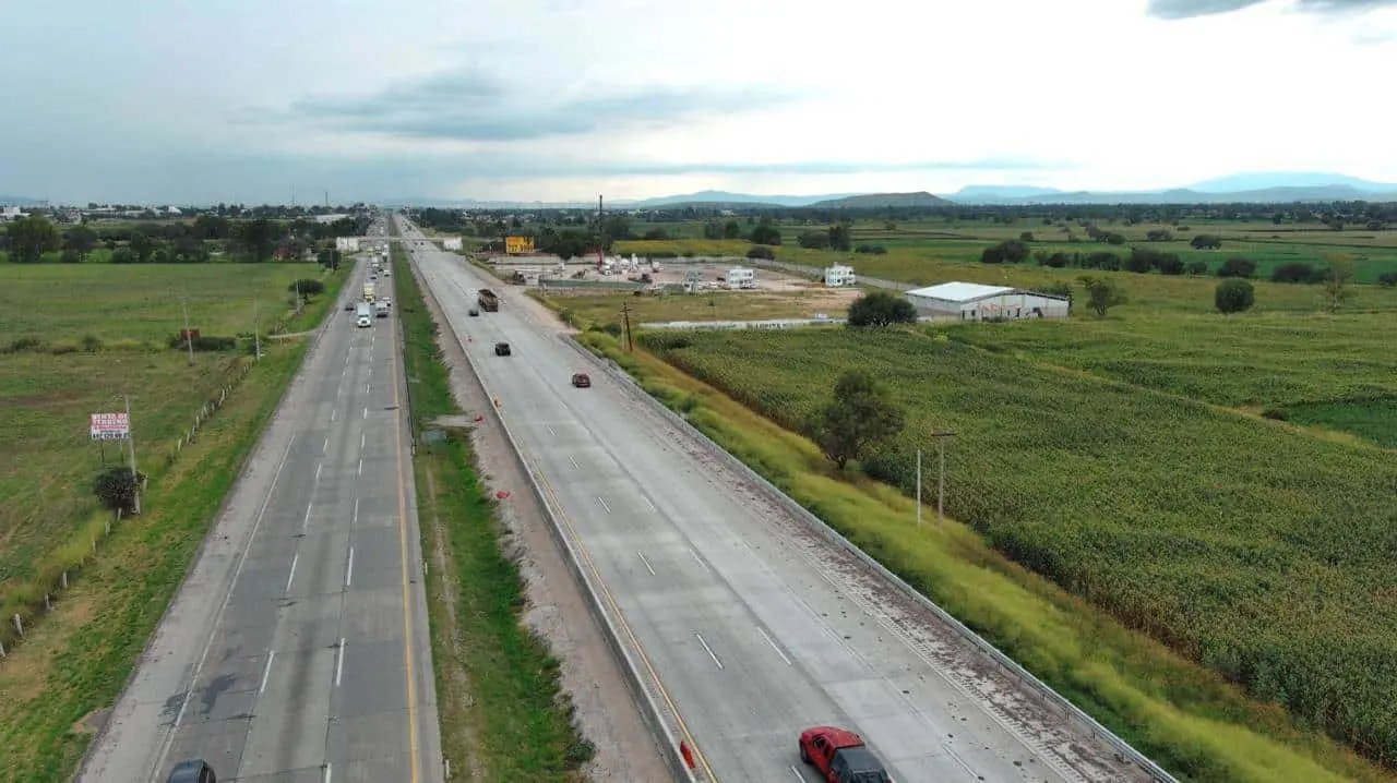Bacheo en la México-Querétaro, cuando terminen las lluvias: Sheinbaum
