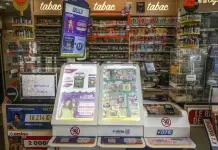 Ladrones ganan lotería con billete comprado con tarjeta robada; víctima quiere compartir premio Ladrones ganan lotería con billete comprado con tarjeta robada; víctima quiere compartir premio